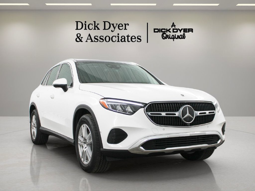 Used 2026 Mercedes-Benz GLC 300 4MATIC image 1
