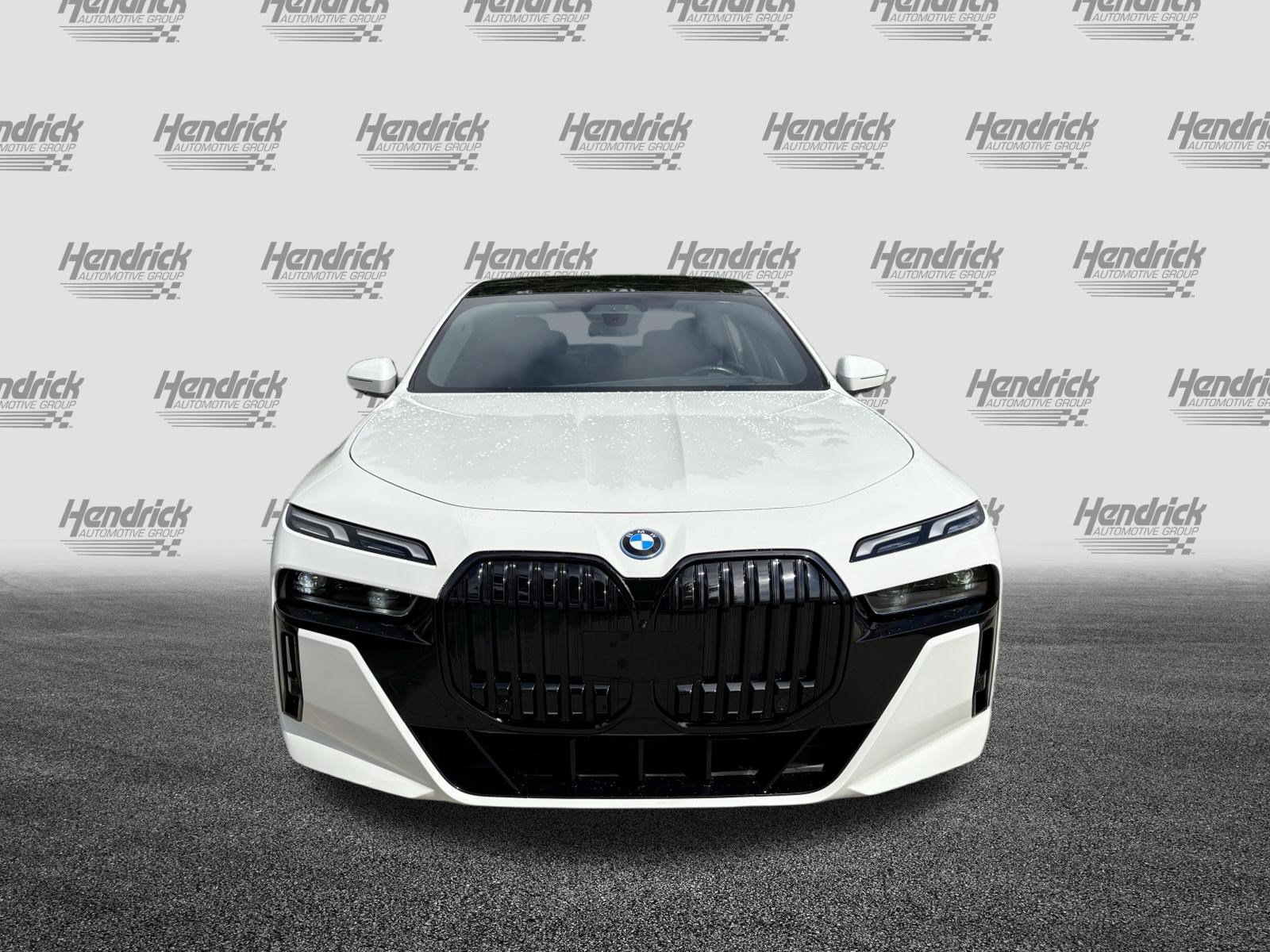 Certified 2024 BMW i7 xDrive60 AWD/4WD image 3