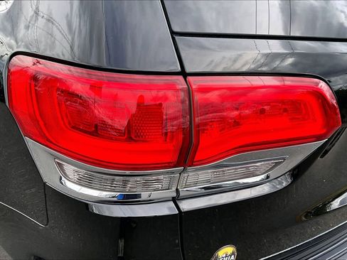 Used 2019 Jeep Grand Cherokee Summit AWD/4WD image 32