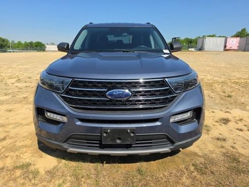 Used 2021 Ford Explorer XLT w/ Equipment Group 202A RWD image 2
