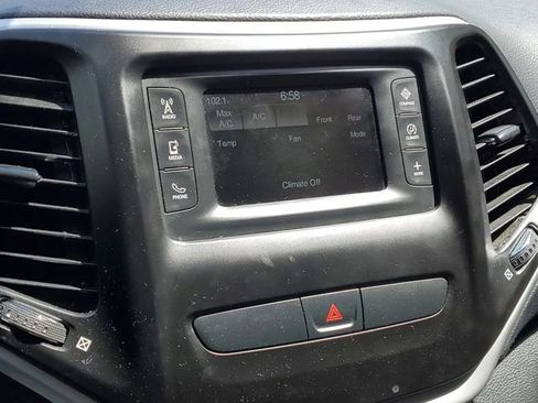 Used 2015 Jeep Cherokee Latitude AWD/4WD image 14