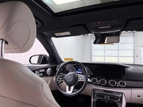 Used 2019 Mercedes-Benz E 300 image 32