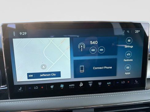 Used 2025 Lincoln Corsair AWD w/ Equipment Group 101A image 24