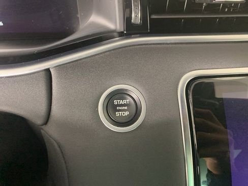 Used 2020 Land Rover Range Rover Evoque SE image 17