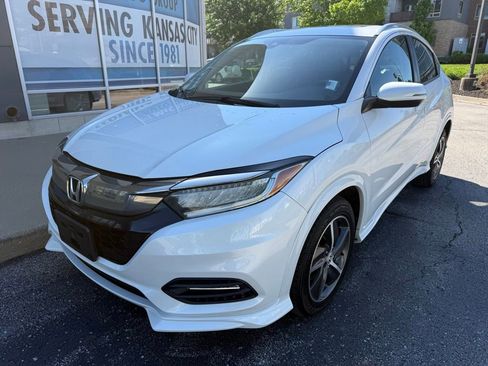 Used 2020 Honda HR-V Touring image 2