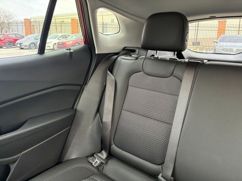 Used 2025 Chevrolet Trax LT image 34