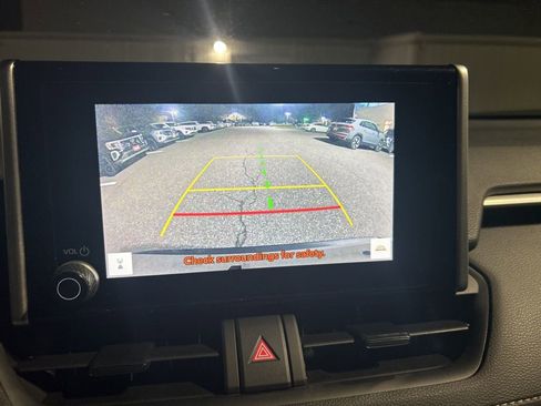 Used 2025 Toyota RAV4 XLE image 20