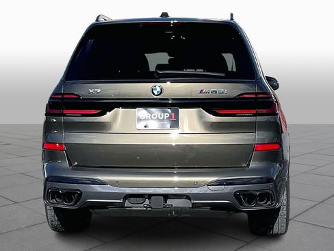 Used 2025 BMW X7 M60i image 4