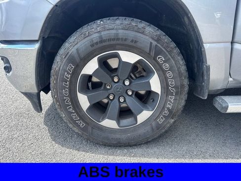 Used 2019 RAM 1500 Big Horn AWD/4WD image 9