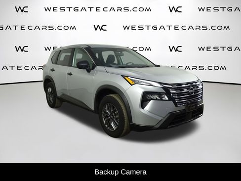 Used 2024 Nissan Rogue S image 2