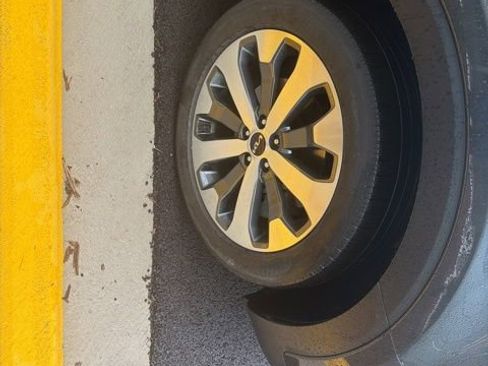 Certified 2022 Kia Telluride S image 20