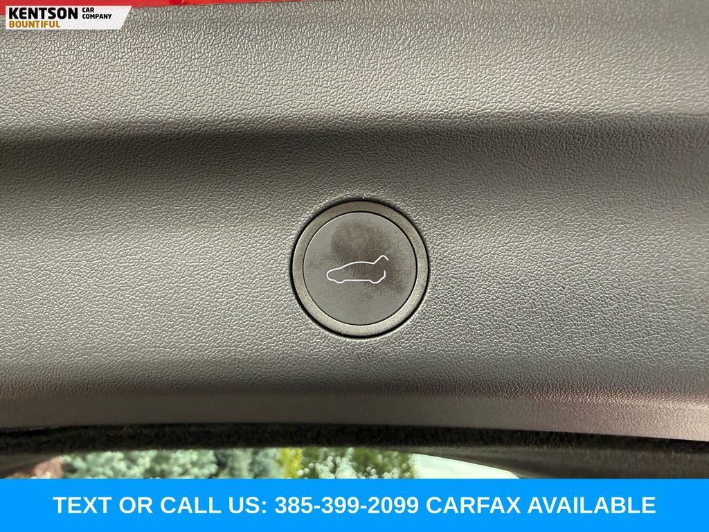 Used 2023 Tesla Model Y Long Range AWD/4WD image 30