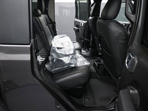 New 2025 Jeep Gladiator Sport AWD/4WD image 25