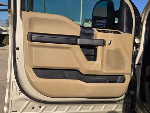 Used 2017 Ford F250 XLT w/ XLT Value Package image 11