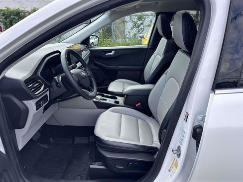 Used 2023 Ford Escape Platinum w/ Class II Trailer Tow Package AWD/4WD image 13