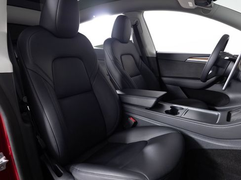 Used 2024 Tesla Model Y Performance image 27