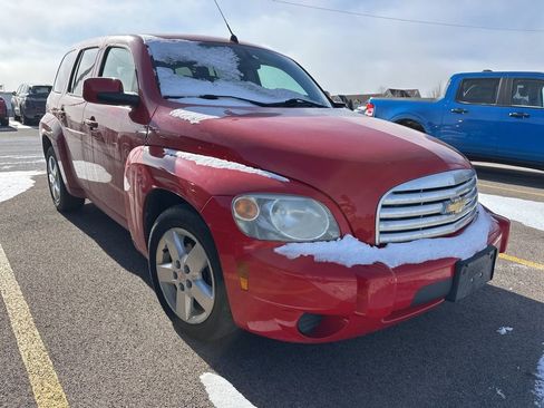 Used 2011 Chevrolet HHR LT image 3