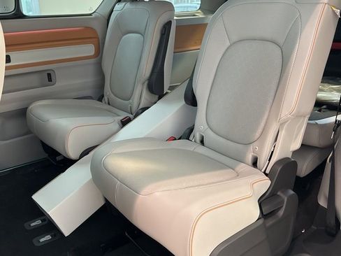 New 2025 Volkswagen ID. Buzz 1st Edition AWD/4WD image 7