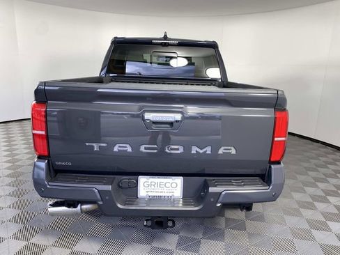 Used 2025 Toyota Tacoma Limited AWD/4WD image 7