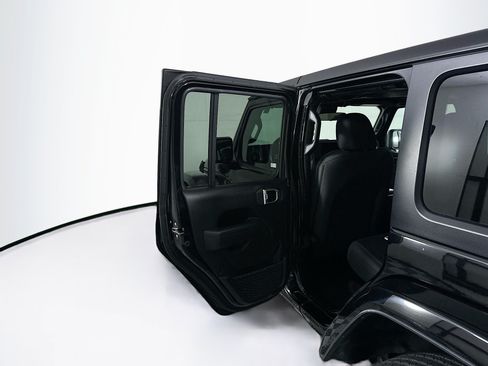 Used 2024 Jeep Wrangler Unlimited AWD/4WD image 24