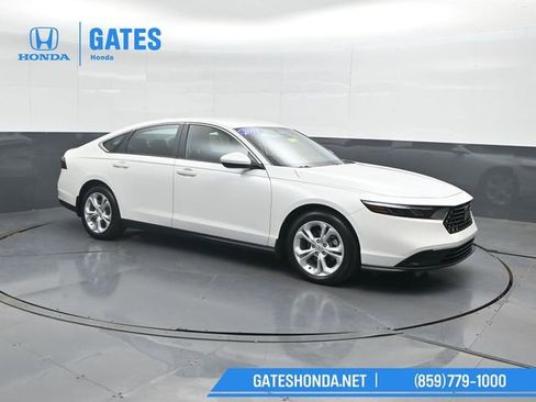 Used 2025 Honda Accord LX image 4