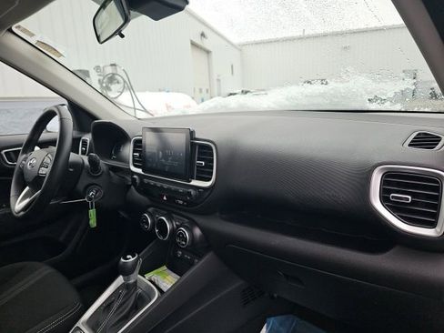 Used 2023 Hyundai Venue SEL image 26