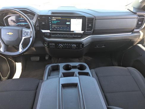 Used 2025 Chevrolet Silverado 2500 LT w/ Convenience Package AWD/4WD image 14
