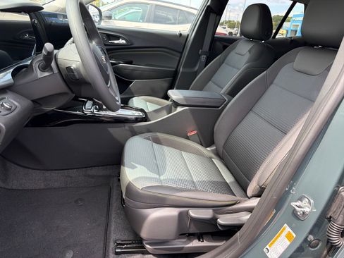 New 2026 Chevrolet Trax LT w/ Sunroof Package FWD image 10