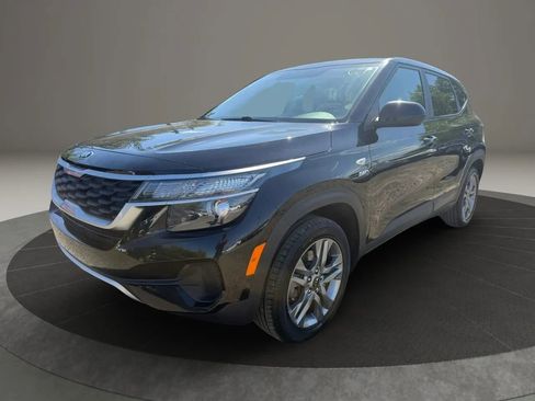 Used 2021 Kia Seltos LX AWD/4WD image 1