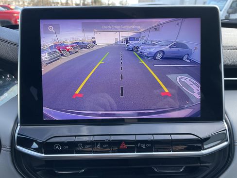 Certified 2024 Jeep Compass Limited image 47