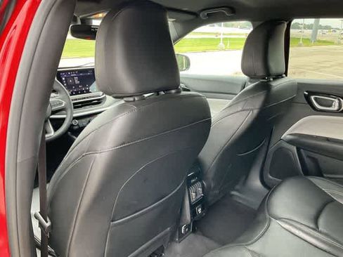Used 2025 Jeep Compass Limited AWD/4WD image 15