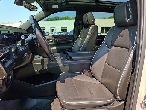 Used 2021 Cadillac Escalade ESV Premium Luxury w/ Driver Assist Tech Package AWD/4WD image 16