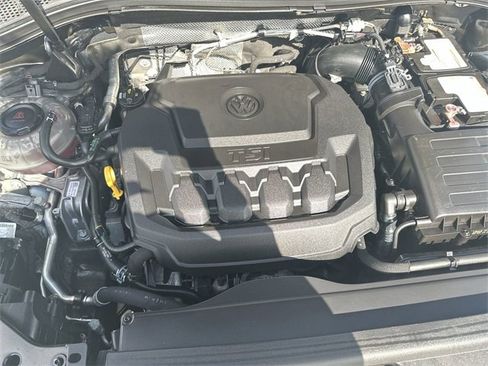 Used 2020 Volkswagen Tiguan SEL image 18