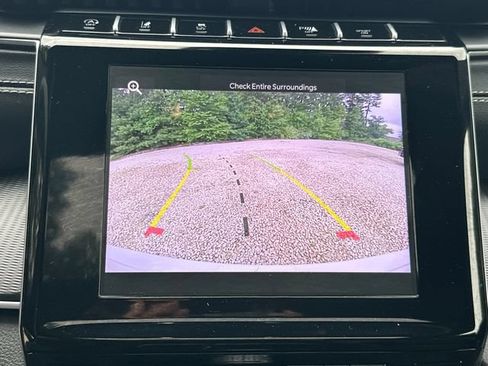 Used 2024 Jeep Grand Cherokee Altitude AWD/4WD image 33