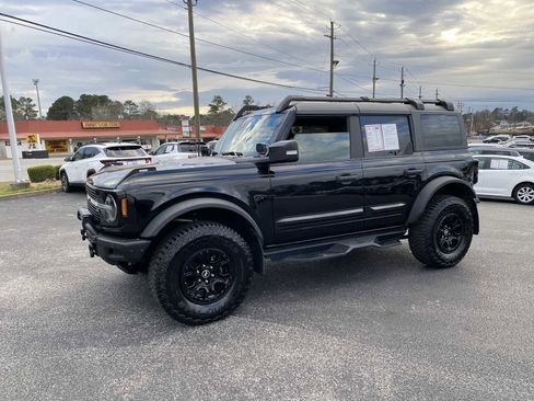 Used 2024 Ford Bronco Wildtrak image 9