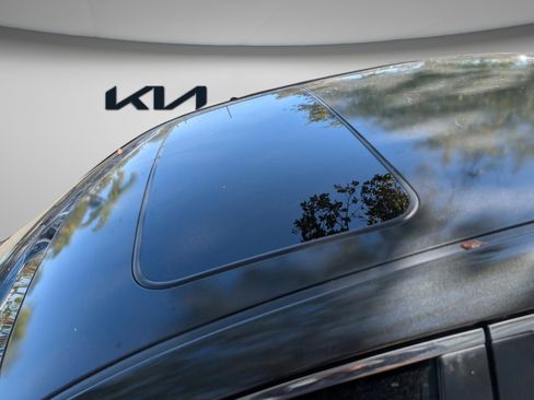 Used 2011 Toyota Camry SE image 28