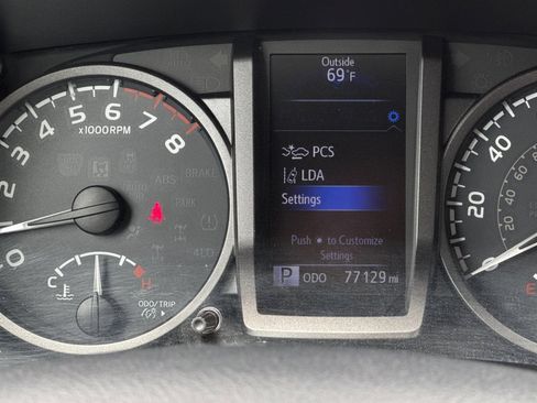 Used 2019 Toyota Tacoma TRD Sport w/ Technology Package RWD image 24