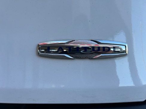 Used 2014 Jeep Cherokee Latitude w/ Cold Weather Group image 34