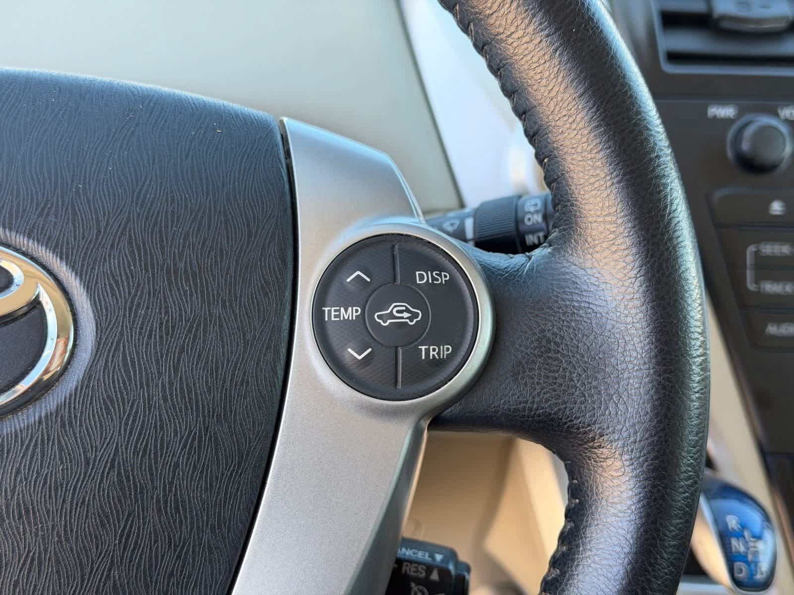 Used 2014 Toyota Prius V Five FWD image 23