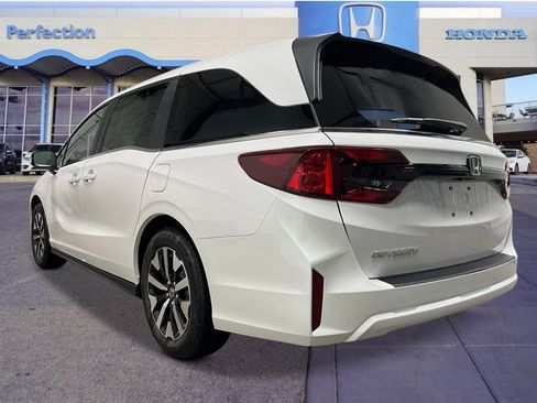 New 2026 Honda Odyssey EX-L image 3