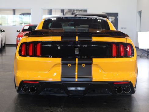 Used 2018 Ford Mustang Shelby GT350 w/ Electronics Package RWD image 5