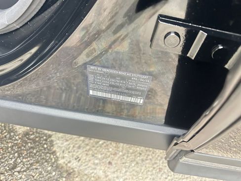 Used 2025 Mercedes-Benz GLA 250 4MATIC image 29