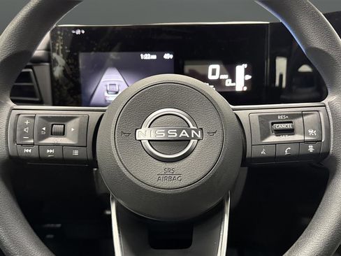 Used 2025 Nissan Kicks S image 13