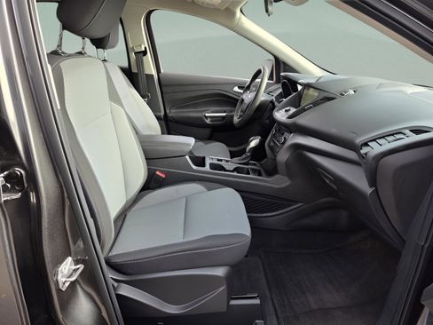 Used 2019 Ford Escape SE image 15