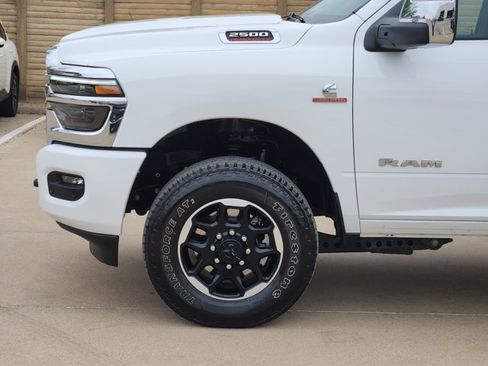 Used 2026 RAM 2500 Laramie AWD/4WD image 15