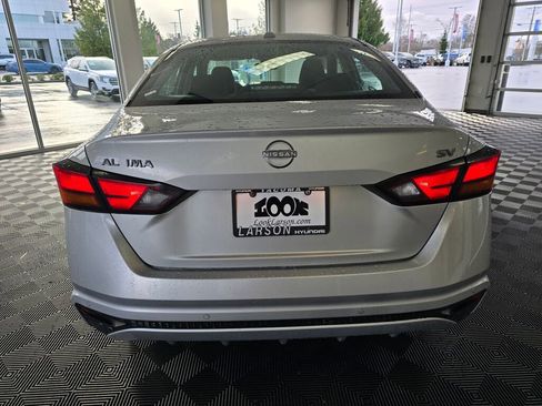 Used 2023 Nissan Altima 2.5 SV image 5