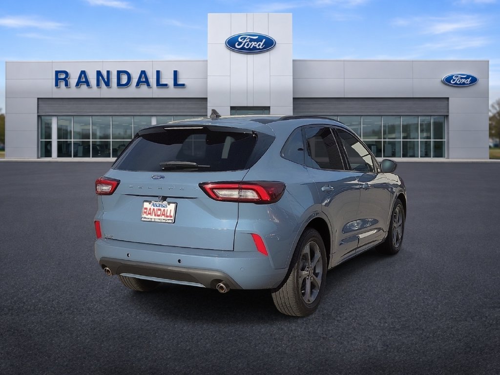 Used 2023 Ford Escape ST-Line w/ Tech Pack #1 FWD image 5