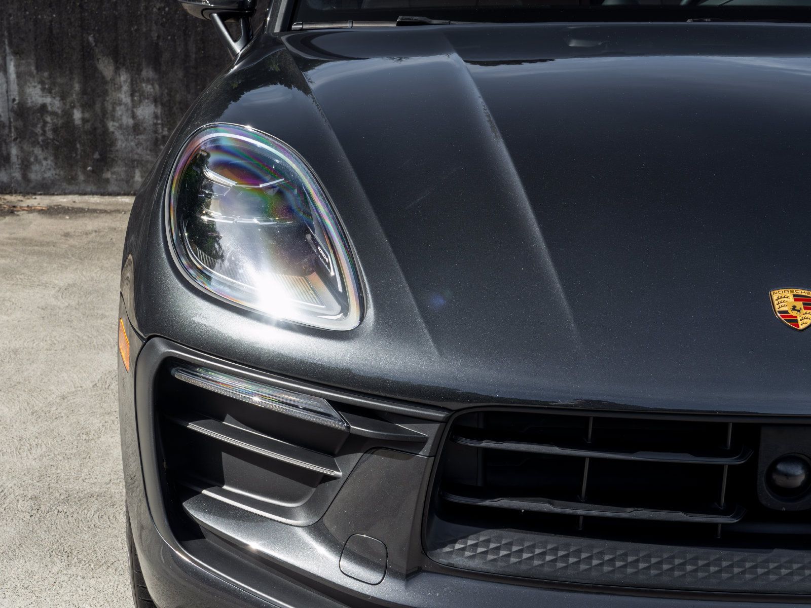 Certified 2023 Porsche Macan AWD/4WD image 14