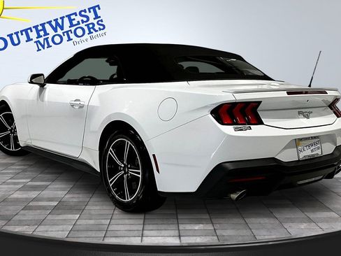 Used 2025 Ford Mustang Premium RWD image 4
