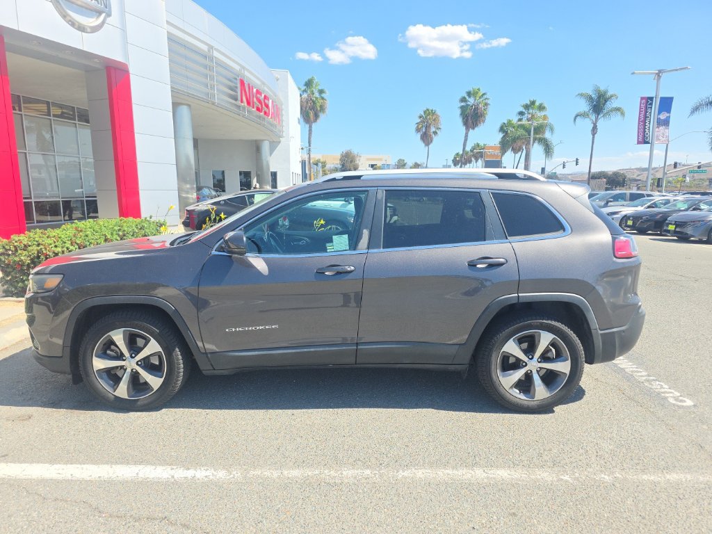 Used 2019 Jeep Cherokee Limited w/ Technology Group FWD image 1